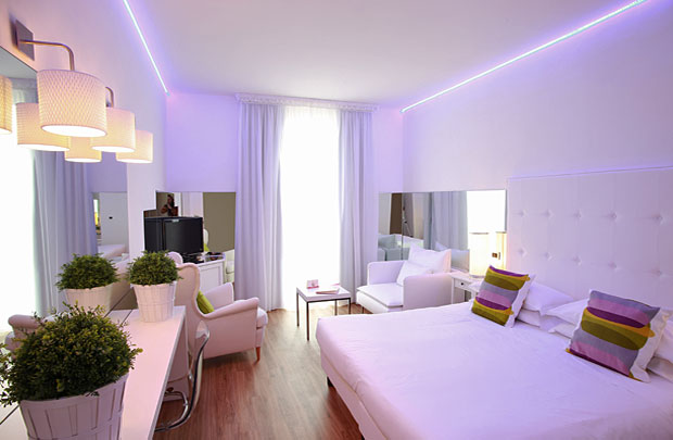 Camera con vasca idromassagio per due persone junior hydro suite ... Camere con idromassaggio toscana
